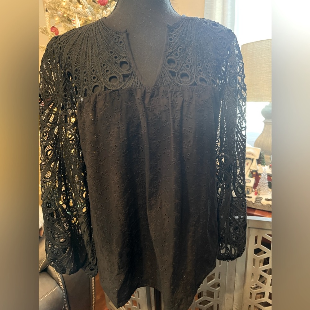 Adiva Women’s Crochet Top in Black Size Medium